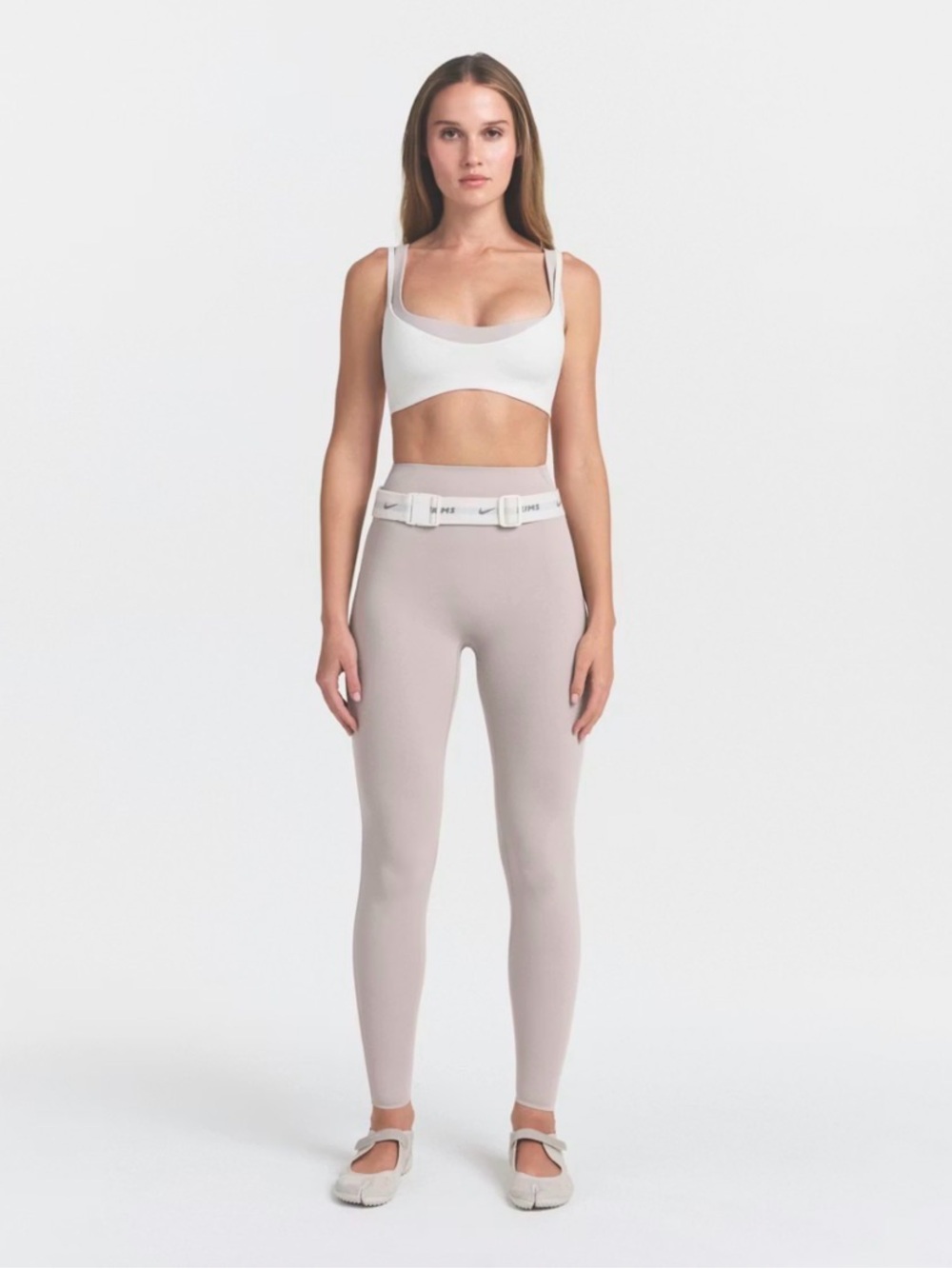 NikeSKIMS Studio Stretch 26in. Legging Linen - Picture 1 of 5